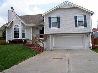 F/B Split, 3 Br, 2.5 Ba