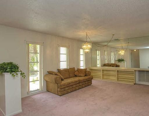3rd image of 4829 Palm Aire Dr