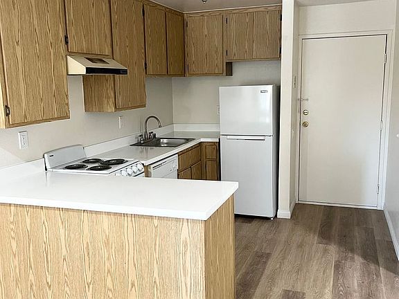 3rd image of 4079 Front St #201