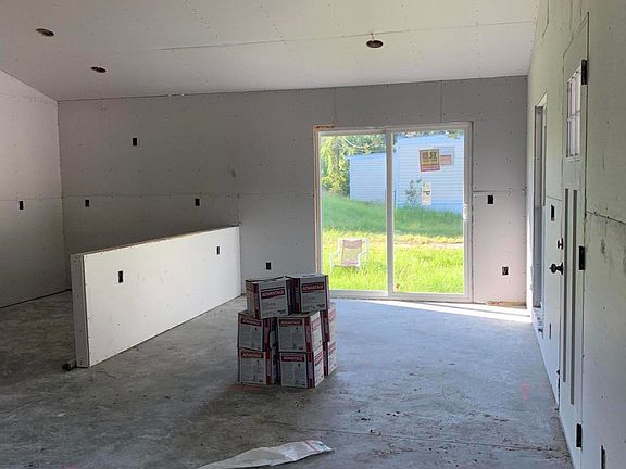 2nd image of 4573 2nd Ave