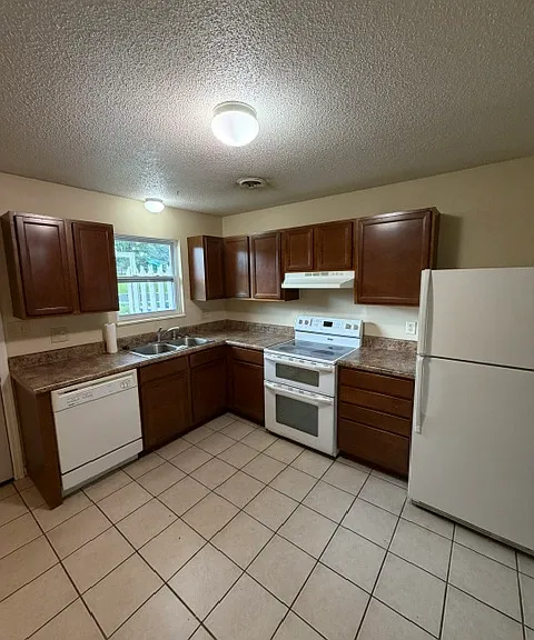 4912 Bradshaw Rd — Photo 1