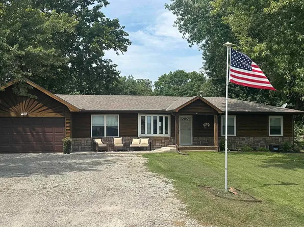 208 Willow Ln, Perry, KS 66073