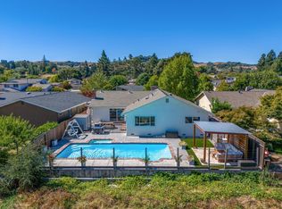 1026 Round Hill Cir, Napa, CA 94558