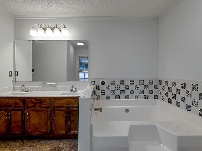 12608 Sulgrave Dr — Photo 23