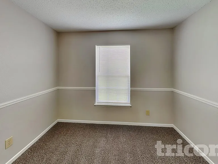 746 Streamside Dr — Photo 10