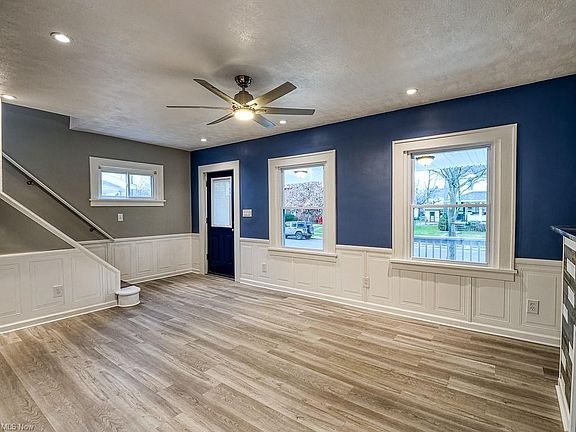 4th image of 2180 Morrison Ave