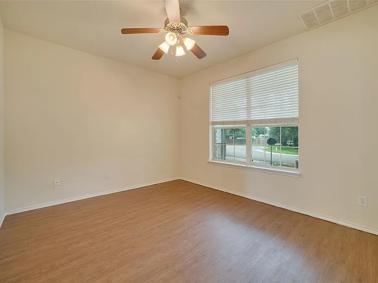 121 Park Ln — Photo 15