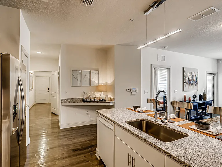 Kitchen with breakfast bar
