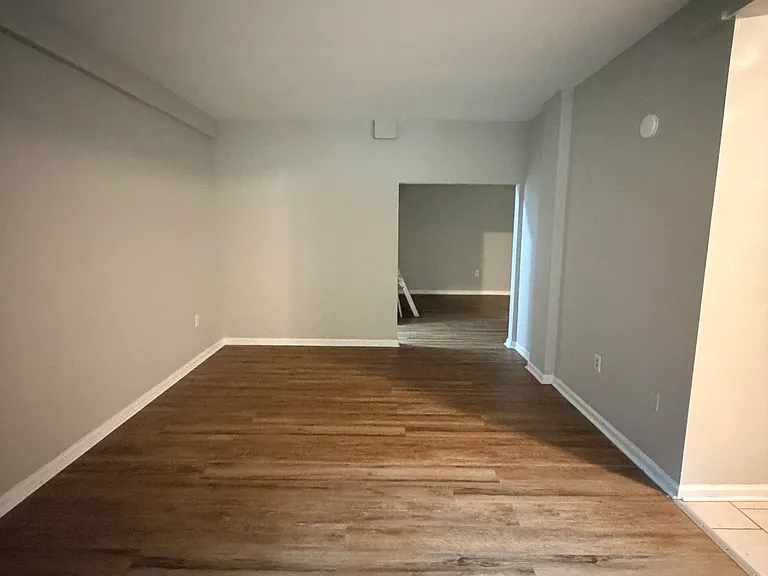 570 Whitney Ave #S — Photo 4