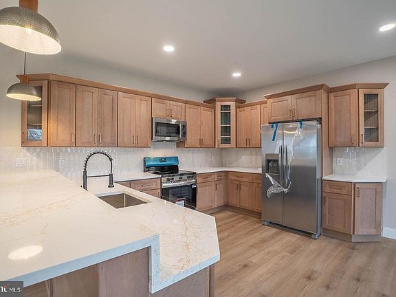 5th image of 2718 Avenue C