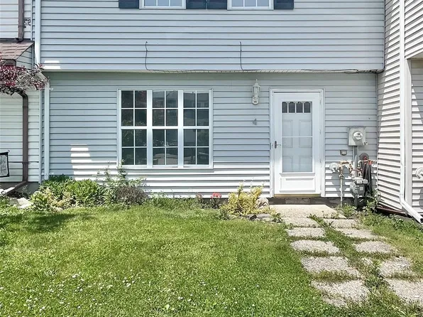 4 Red Barn Lane, Middletown, NY 10940