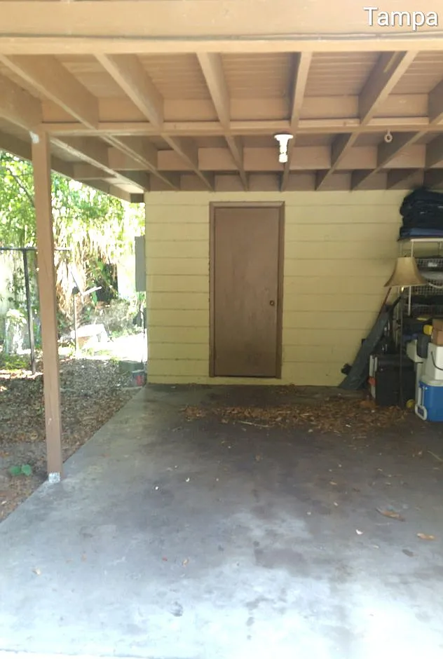 Bayshore/SOHO 2 Bed Duplex with Carport and Corner Yard — Photo 4