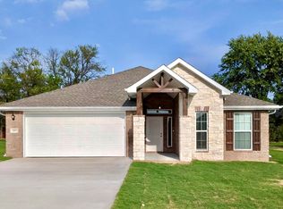 2005 Eagle Dr, Neosho, MO 64850