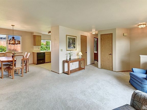 5th image of 1215 227th Pl SW