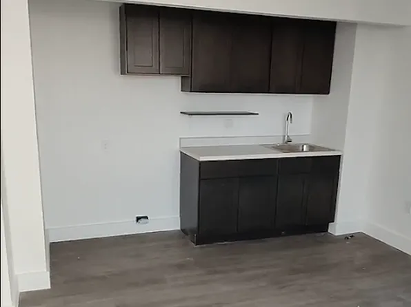 777 Glenmore Avenue image 1 of 6