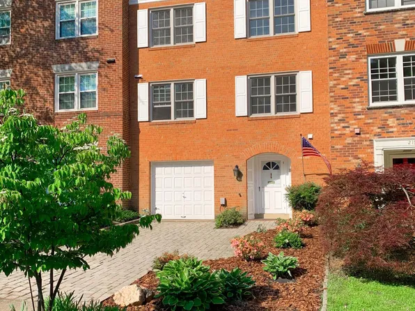 217 James Thurber Ct, Falls Church, VA 22046