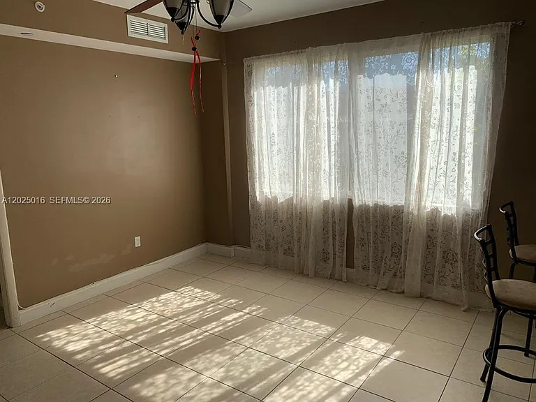 400 SW 2nd St #201 — Photo 3
