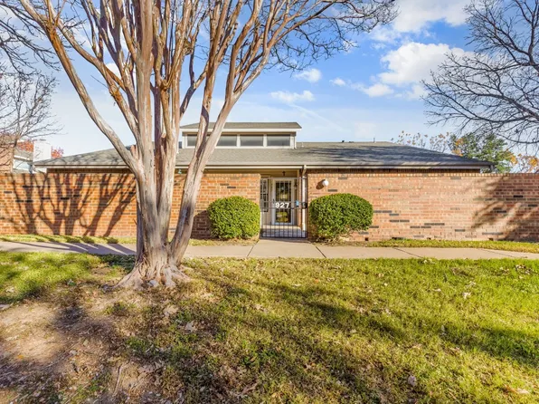 927 Forest Creek St, Fort Worth, TX 76126