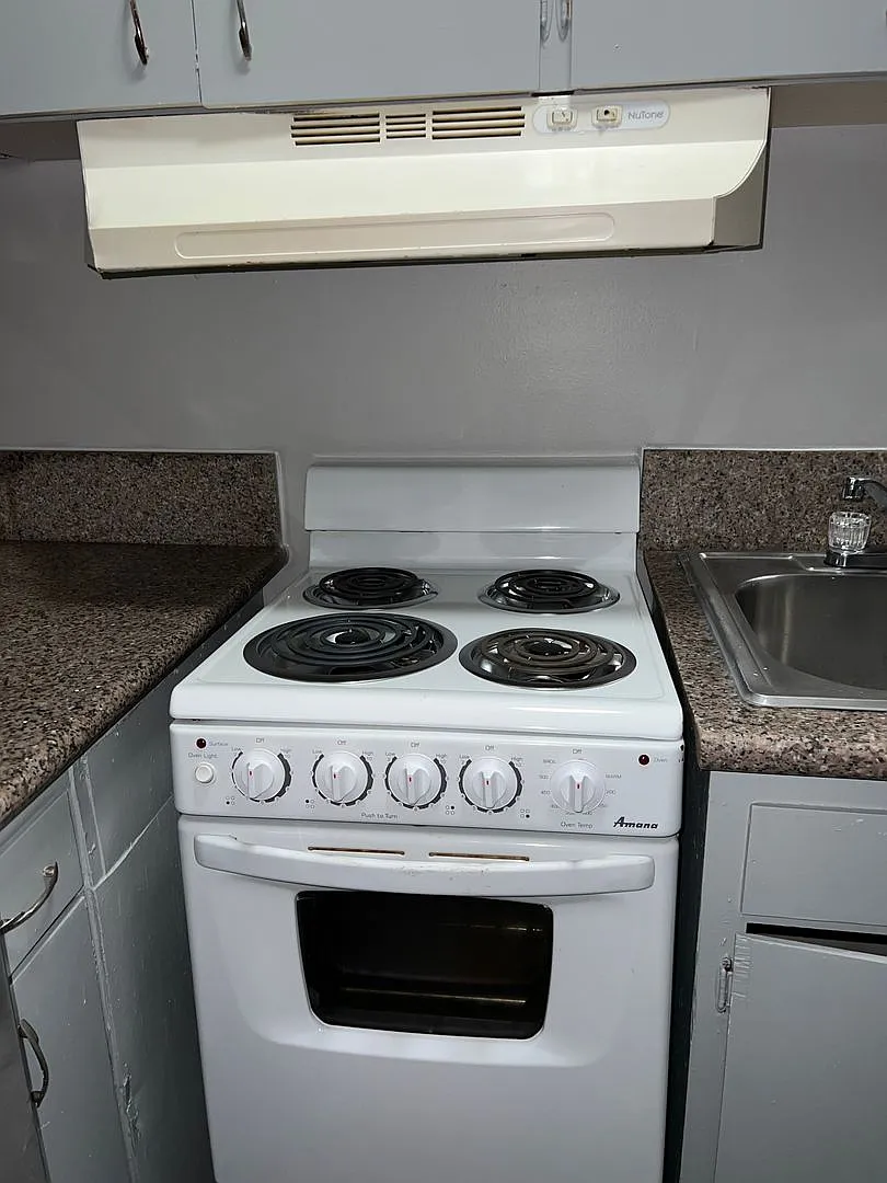 Cedar Manor — Photo 2