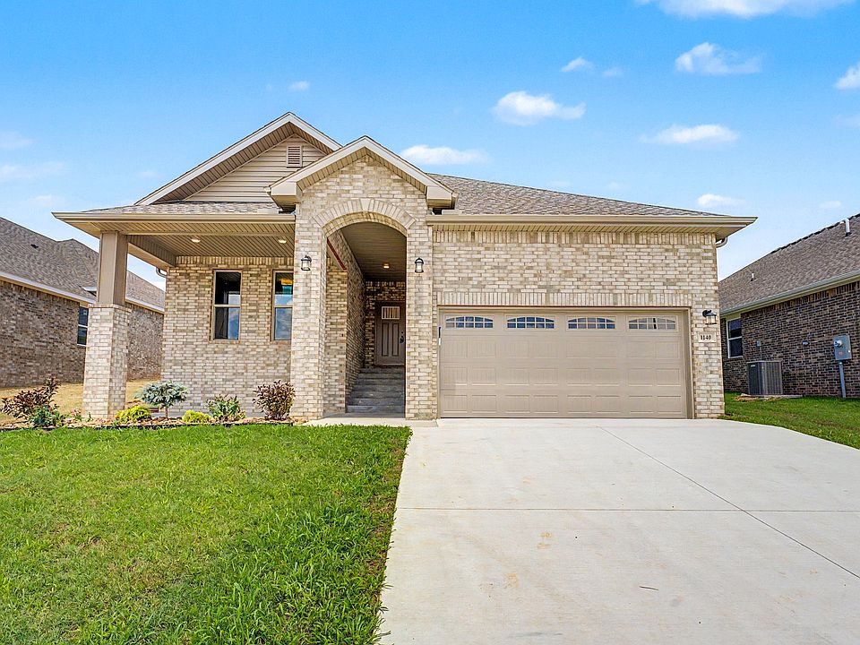 1st image of 1140 Garrett Ln