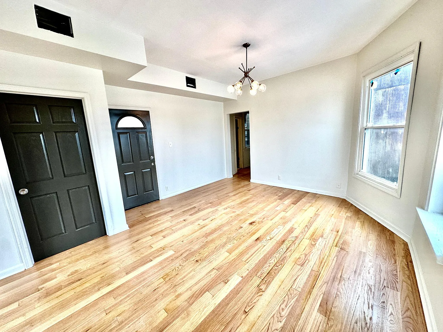 3 bed, 1500 sqft, $2,600 — Photo 1