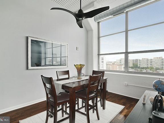 5th image of 2200 Arch St APT 902