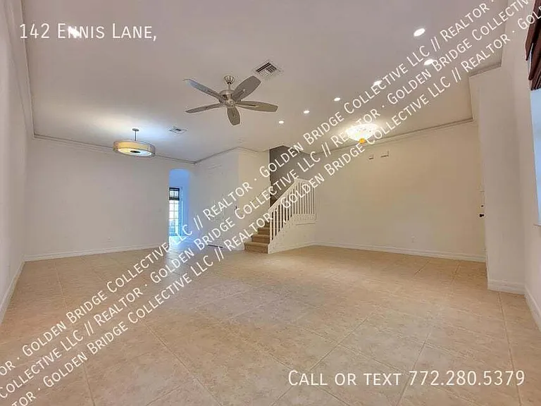 142 Ennis Ln — Photo 4