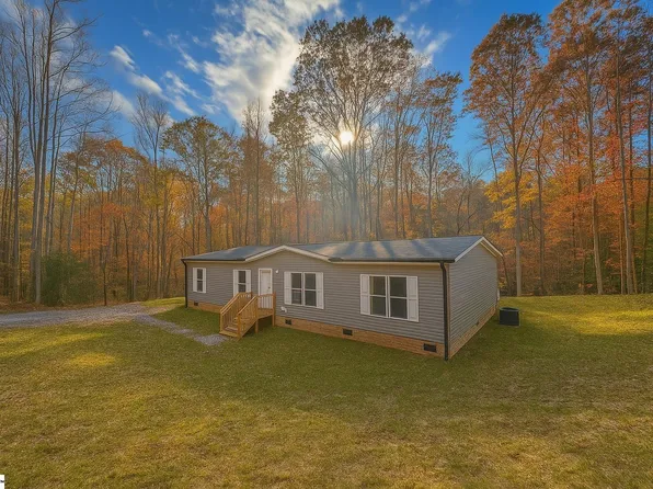 205 Leroy Dr, Liberty, SC 29657