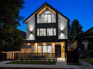 2435 Napier St #2, Vancouver, BC V5K 2W2