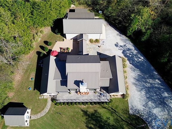 5th image of 794 River Rd W