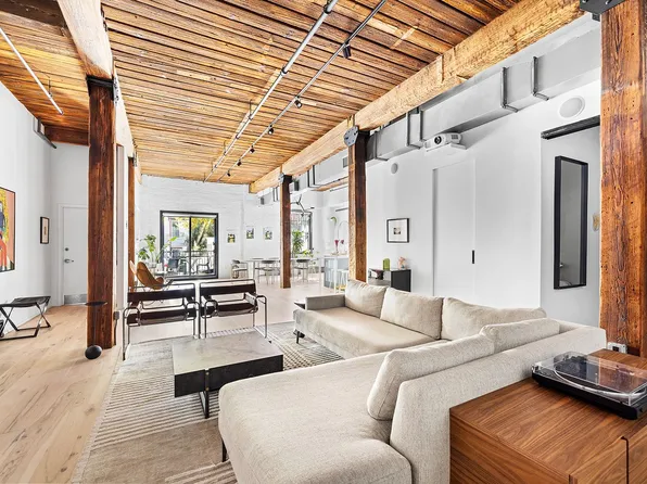 61 Green Street image 1 of 8