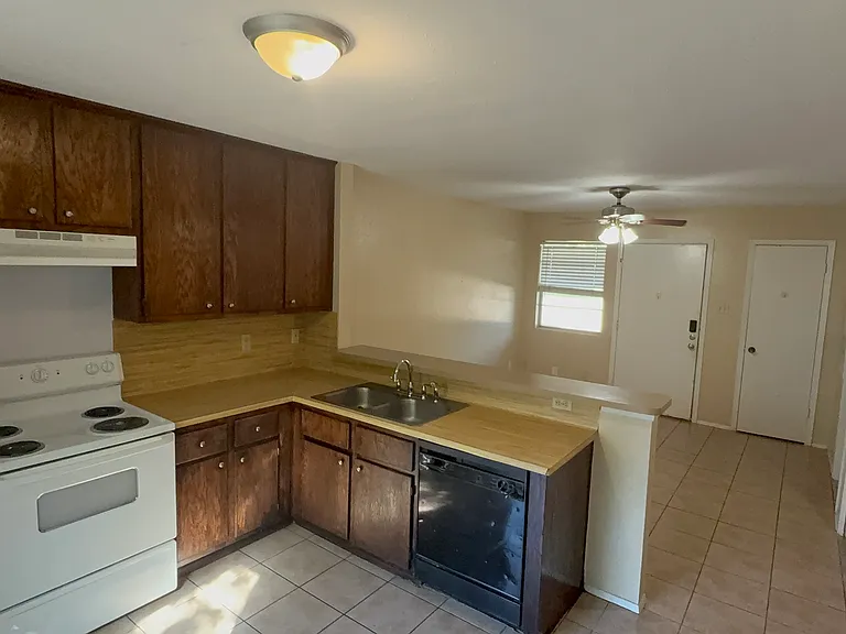 315 Manuel Dr #A — Photo 10