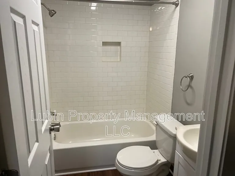 1616 Monroe Ave #7 — Photo 7