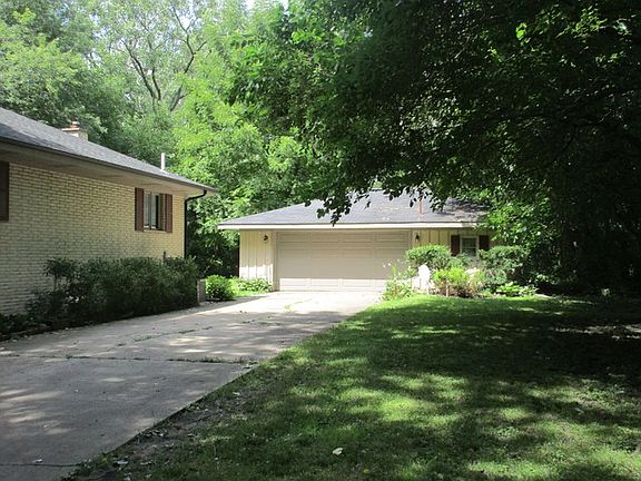 3rd image of 15556 Merrill Ave