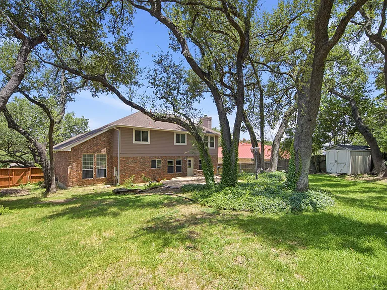 5803 Cedar Cliff Dr — Photo 13