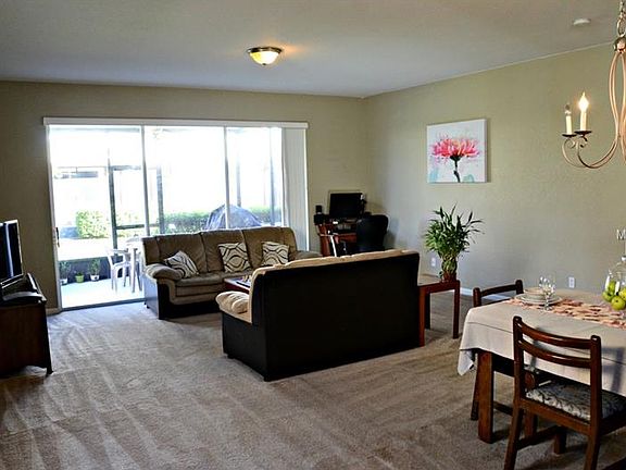 4th image of 941 Rock Harbor Ave