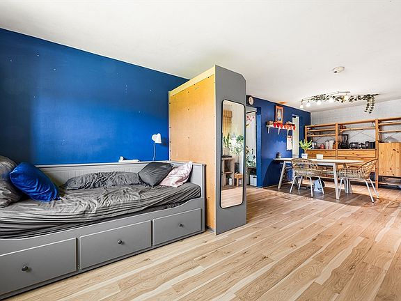 5th image of 12 Colonial Village Dr APT 8