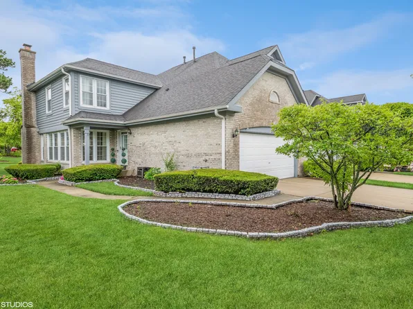 253 Benton Ln, Bloomingdale, IL 60108