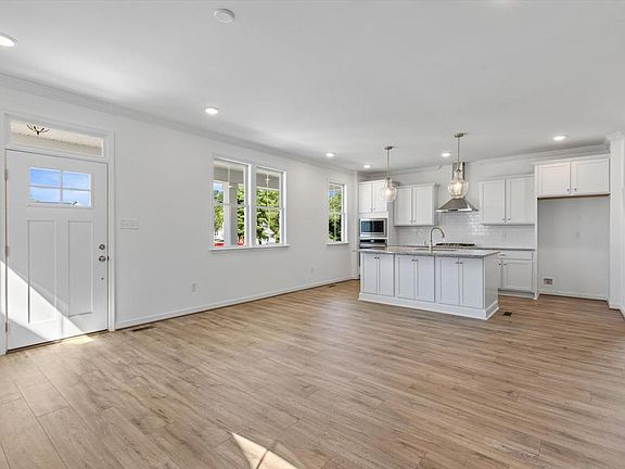 Kitchen Foyer
