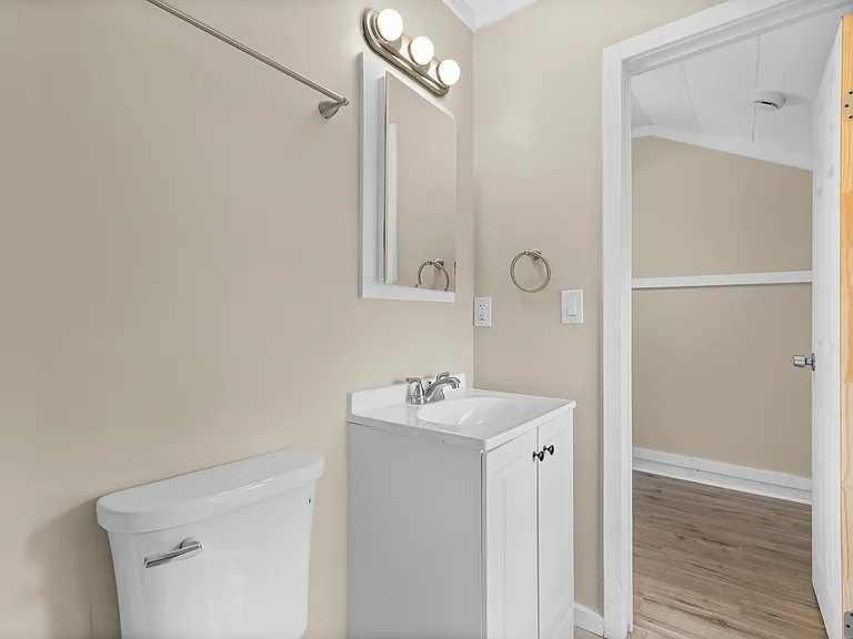 113 Barlow St #2 — Photo 4