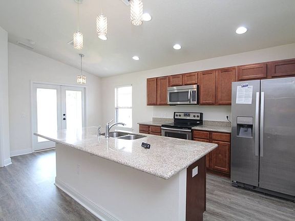 5th image of 718 Forgotten Creek Ln