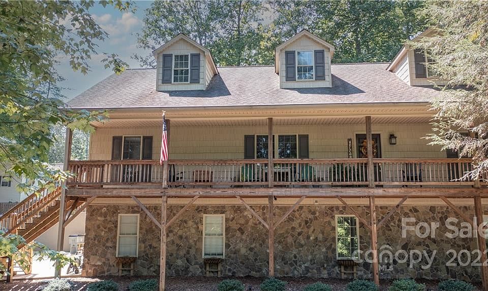1st image of 1001 Hawthorne Dr NE