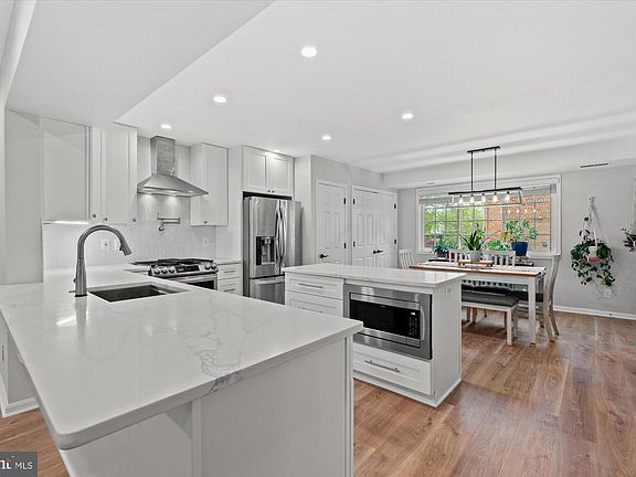 5th image of 1569 N Van Dorn St #A
