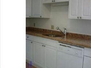 35 Main St, Strausstown, PA 19559