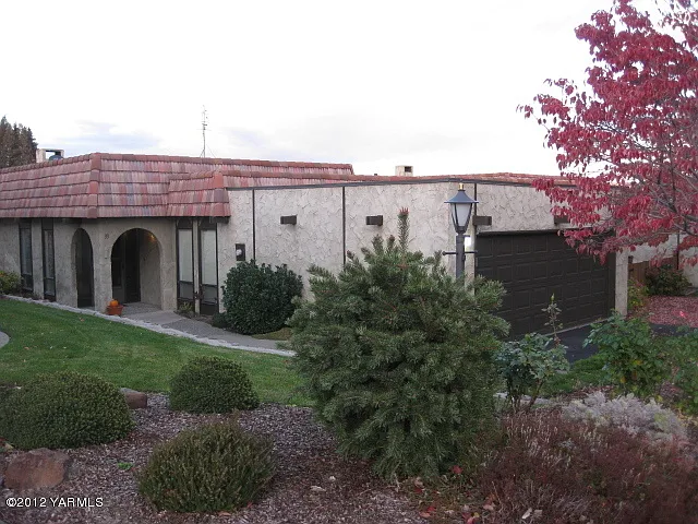 33 Crest Cir photo 1