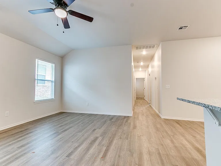 3801 Franks Way — Photo 7