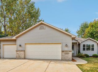 1303 Landmark Dr, Cottage Grove, WI 53527