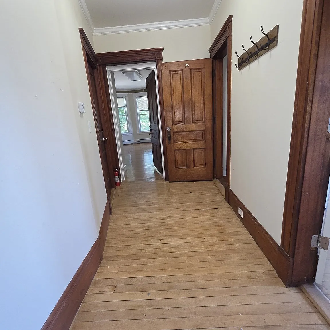 3 bed, 1000 sqft, $2,350 — Photo 4