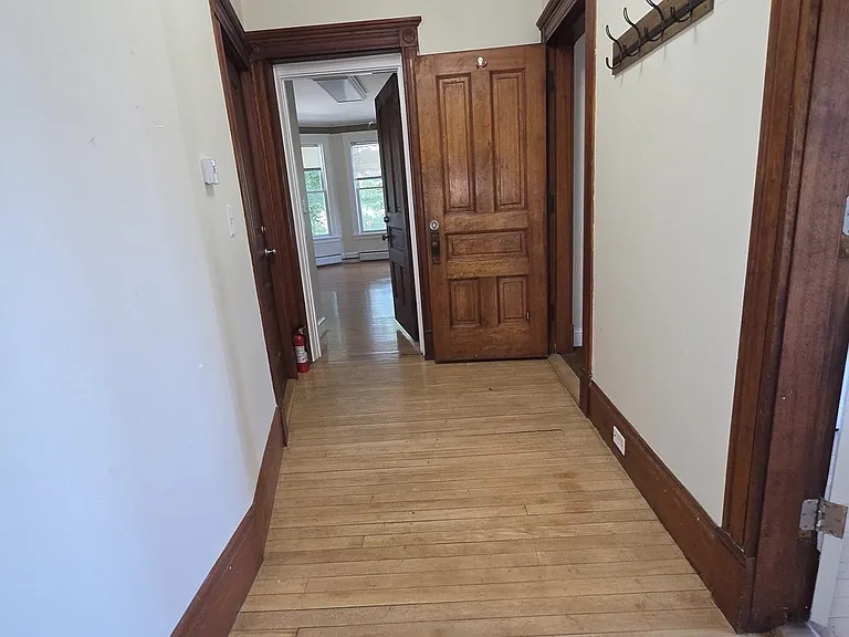 659 Southbridge St #1 — Photo 4