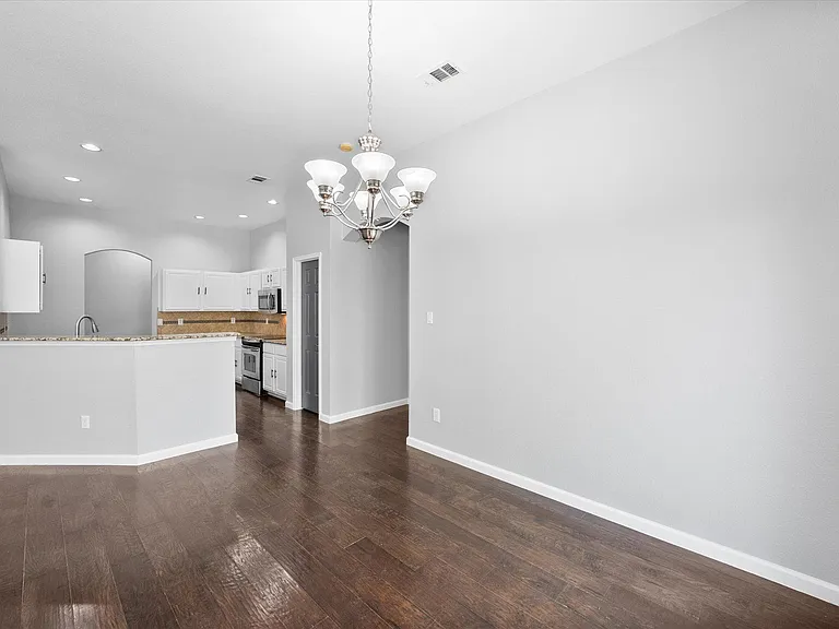 2204 Windcastle Dr — Photo 23